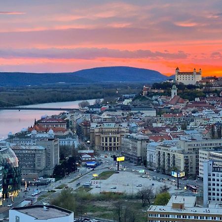 Voir Apartment Братислава Экстерьер фото